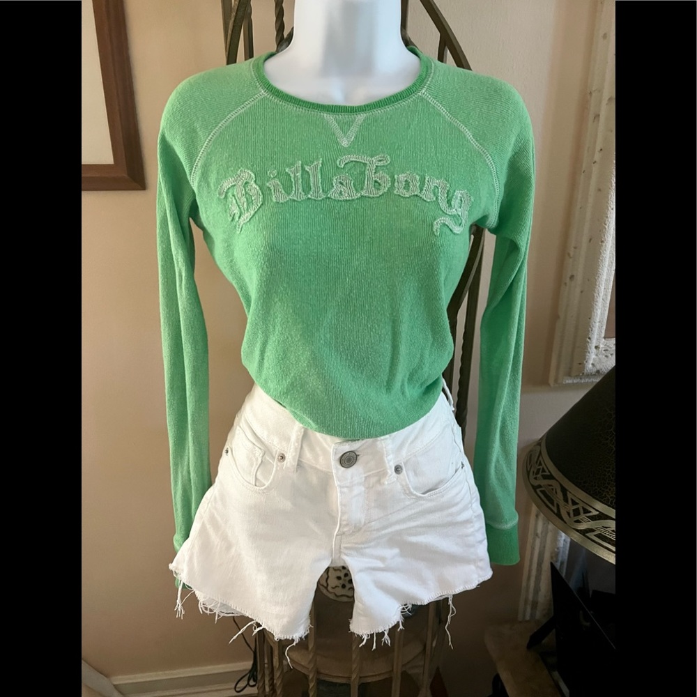 BILLABONG Long Sleeve Juniors Sweater Green with embossed brand name